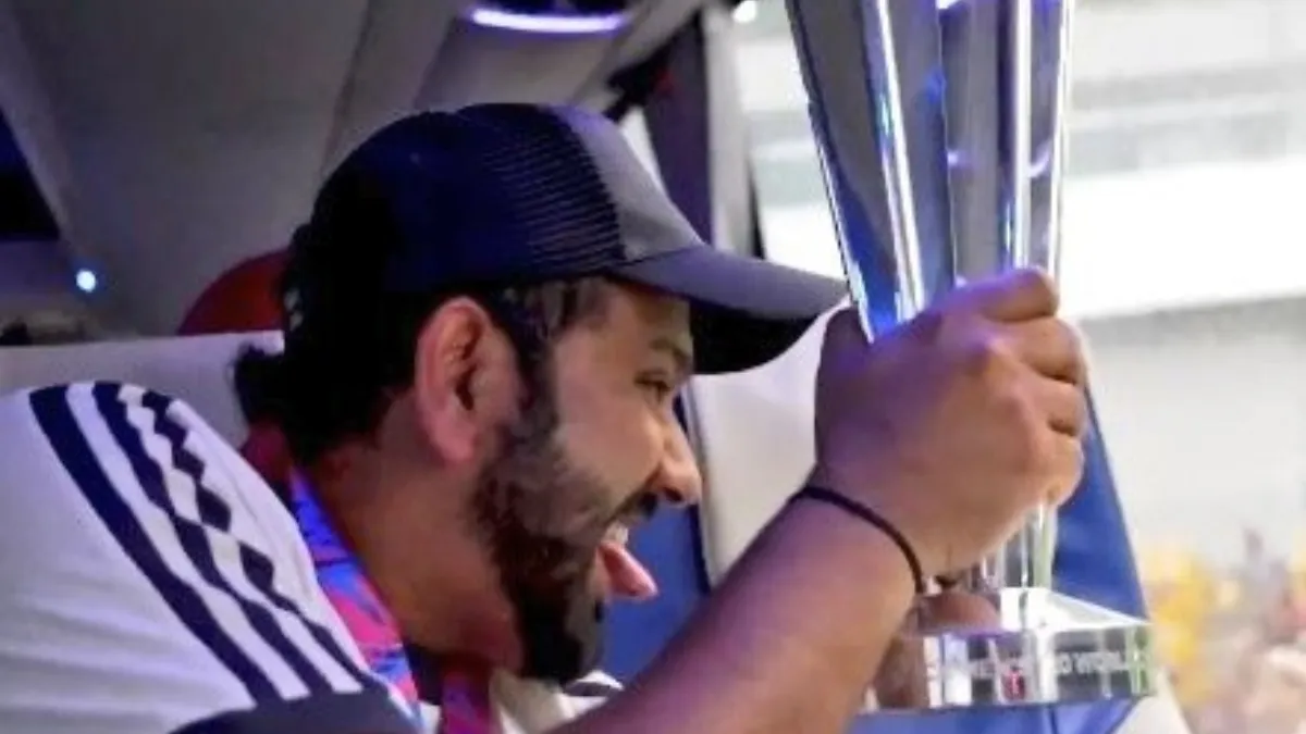 team-india-returns-home-rohit-sharmas-child-like-celebrations-before-offboarding-bus-in-new-delhi-goes-viral-video
